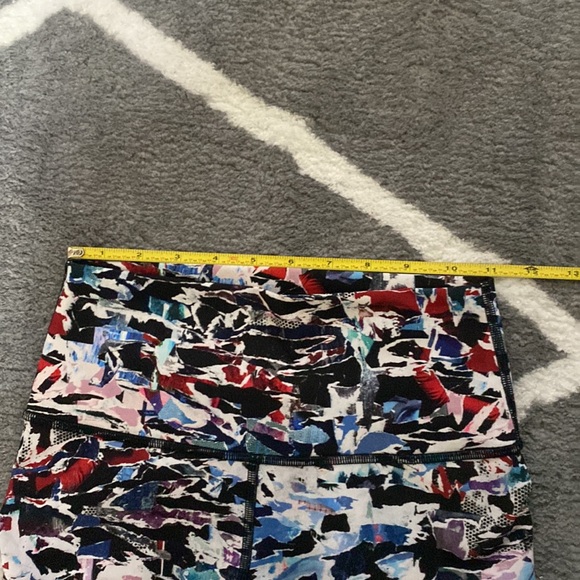 Lululemon size 4 perfect new condition with no tags leggings. - Picture 2 of 9